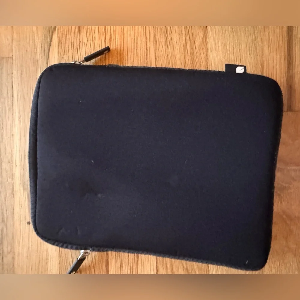 Incase Midnight Black Tablet Sleeve